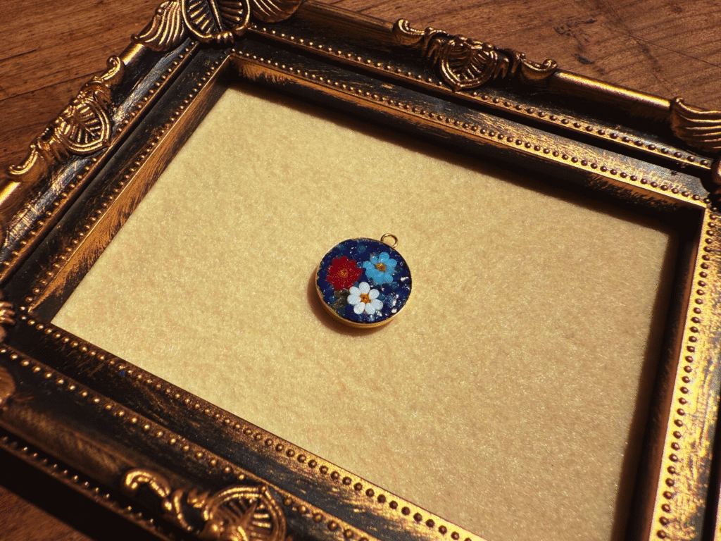 ミクロモザイク作家のYUMIさんのワークショップ風景